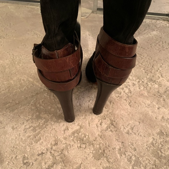 Luxurious Suede tall boots - Picture 6 of 8